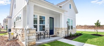 Gorgeous 2 BDR Cottage Minutes to Everything Nbtx!