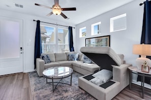 House, Multiple Beds, Patio, Garden View (Garten Haus) | Living area | 42-inch flat-screen TV with digital channels