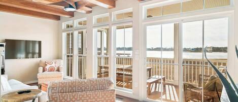 TV, fireplace, stereo