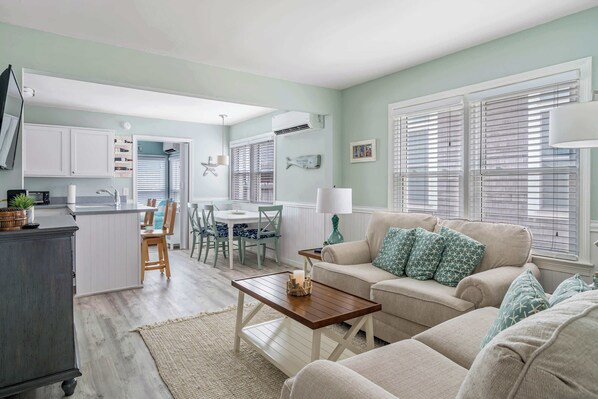 テレビ、書斎 / ワークスペース