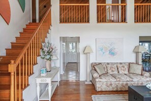 テレビ、書斎 / ワークスペース