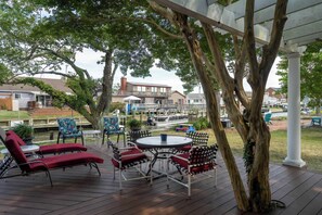 屋外ダイニングエリア