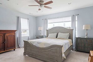 3 bedrooms, iron/ironing board, WiFi, bed sheets