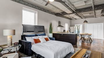 1 habitación, escritorio, tabla de planchar con plancha y wifi gratis
