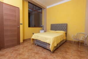 3 chambres, fer et planche à repasser, Wi-Fi, draps fournis