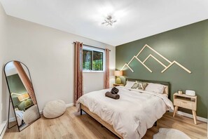 3 chambres, fer et planche à repasser, Wi-Fi, draps fournis