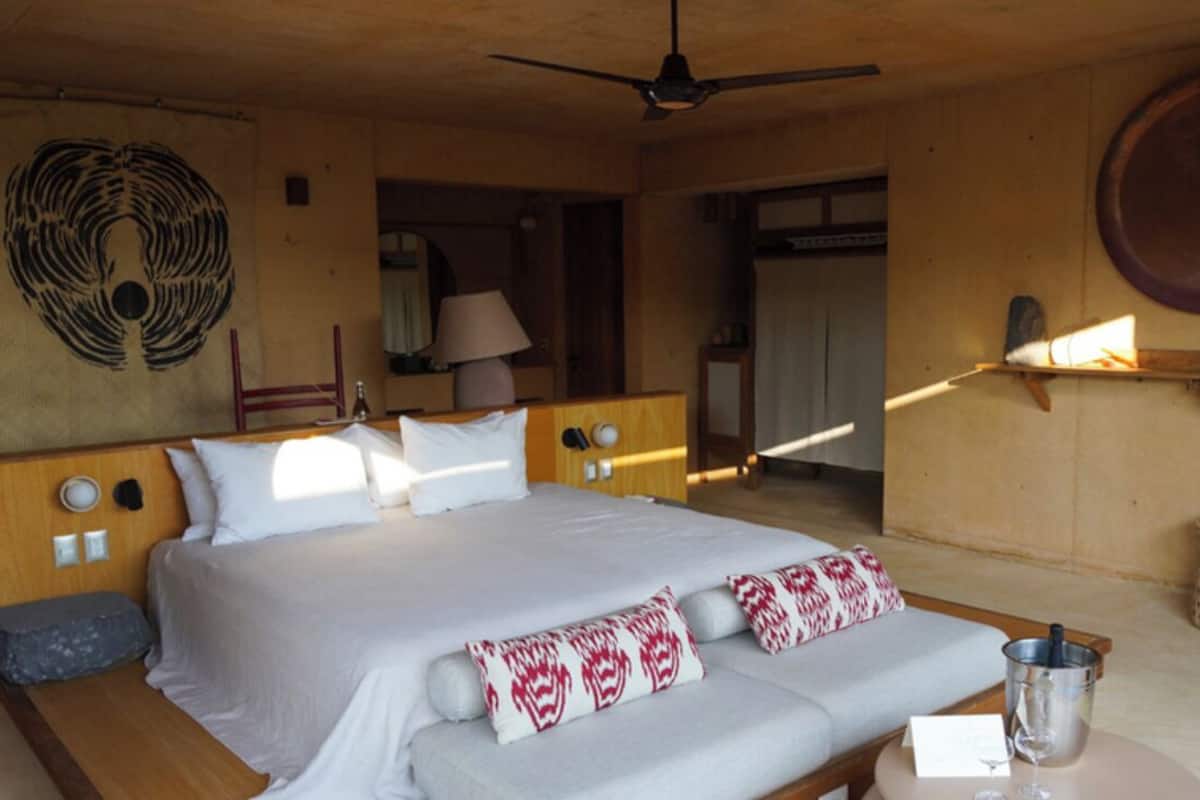 Studiosvit Senior - privat pool | Sängtillbehör av högsta kvalitet, Select Comfort-madrasser och minibar