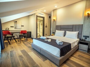 Deluxe Room, 1 Queen Bed, City View | Egyptian cotton sheets, premium bedding, Select Comfort beds - Modernlux Hotel (Istanbul)