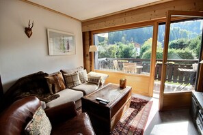 TV, fireplace - Cosy apartment with fireplace, close to the slopes (Megève)