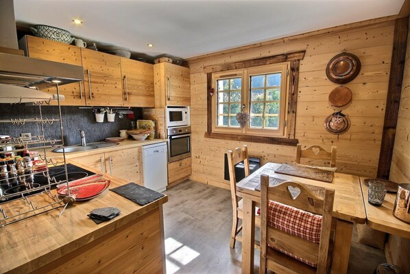 Køleskab, mikrobølgeovn, ovn, opvaskemaskine