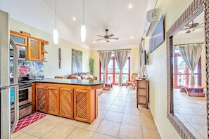 Interior - La Paloma Blanca B4 (Jaco Beach)