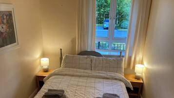 Apartment | 2 bedrooms, iron/ironing board, bed sheets