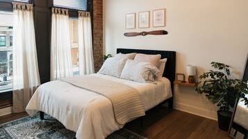 1 bedroom, in-room safe, desk, iron/ironing board