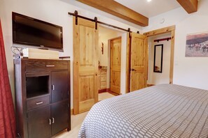 3 Schlafzimmer, Schreibtisch, Bügeleisen/Bügelbrett, kostenloses WLAN