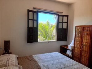 2 bedrooms, iron/ironing board, free WiFi, bed sheets - Brisa Mar Chalet on the Sand in Barra do Jacuípe with private pool (Monte Gordo)
