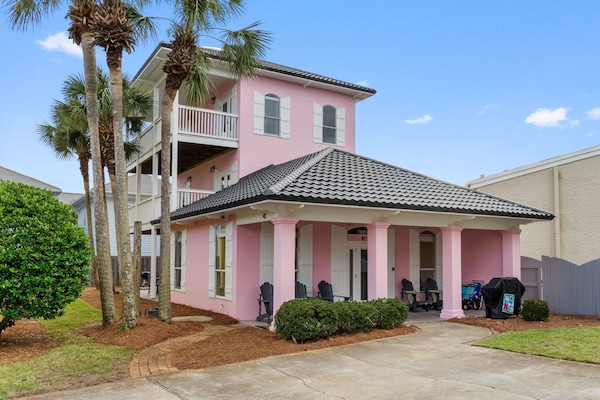 Flamingo Destin - Upscale private beach house, just steps from the beach