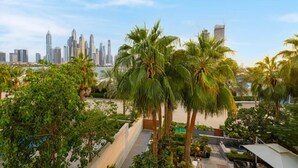 Property grounds - Upgraded 4 Bedroom Penthouse (Dubai)
