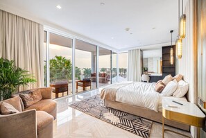 4 bedrooms, desk, iron/ironing board, WiFi - Upgraded 4 Bedroom Penthouse (Dubai)