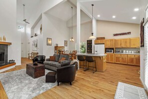 Unclassified image, 3 of 37, button