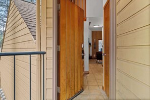 Interior - Ponderosa Hill | Fam Friendly- Mt Bachelor Village (Bend)