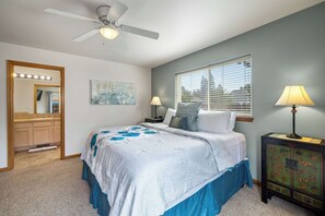 3 habitaciones, escritorio, tabla de planchar con plancha y wifi
