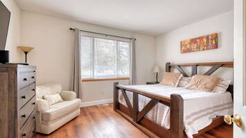 4 Schlafzimmer, Bügeleisen/Bügelbrett, WLAN, Bettwäsche