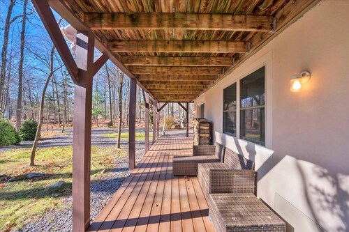 A-Frame Chalet - Mountain modern in Big Bass Lake with pool!