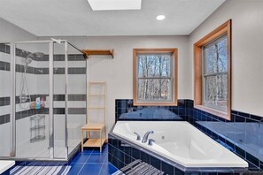 Shower, hair dryer, towels, soap - A-Frame Chalet - Mountain modern in Big Bass Lake with pool! (Clifton)
