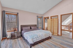 4 soverom, strykejern/-brett, wi-fi og sengetøy