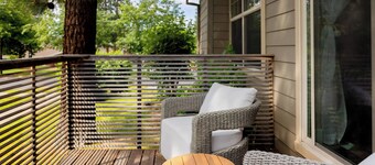 Hollygrape Hideaway - Pet Friendly Sanctuary for 6