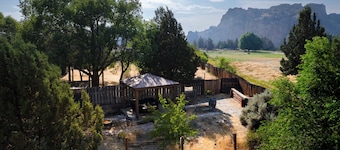 Steps from Smith Rock | Prime Location