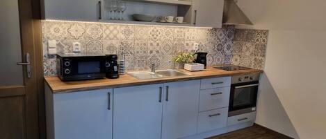 Fridge, oven