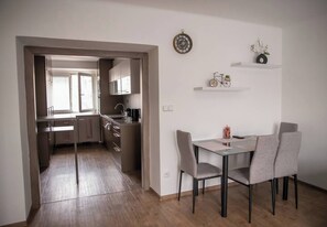 Dining - Modern large apartment 2+kk at confluence

 (Královéhradecký kraj)