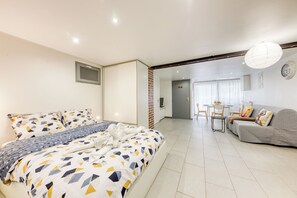 1 室のベッドルーム、アイロン / アイロン台、WiFi、ベッドシーツ
