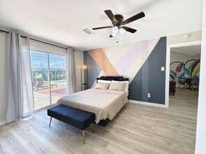 4 bedrooms, iron/ironing board, WiFi, bed sheets
