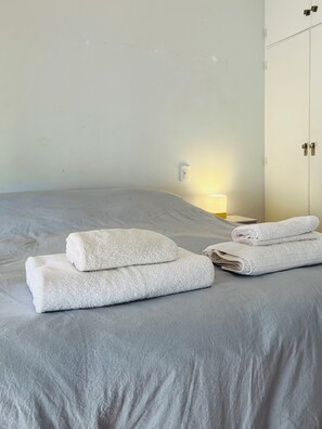 2 bedrooms, WiFi, bed sheets