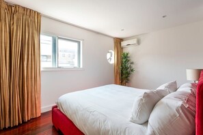 2 Schlafzimmer, Schreibtisch, Bügeleisen/Bügelbrett, Internetzugang