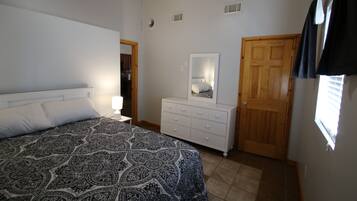 2 chambres, bureau, fer et planche à repasser, Wi-Fi gratuit