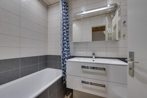 Bathroom - 50m from resort center, 2nd floor, balcony, tv, ski locker, 43m², Tignes (Tignes)