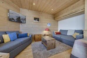 Living area - 10m from ski slopes, 2nd floor, balcony, tv, ski locker, 43m², Tignes (Tignes)
