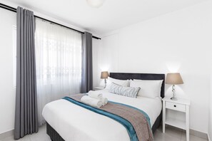 1 bedroom, desk, free WiFi, bed sheets - The Bay A602 - One Bedroom Apartment, Sleeps 2 (Cape Town)