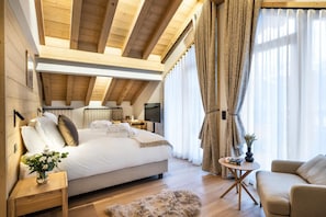 4 bedrooms, WiFi, bed sheets - Wifi, 1st floor, view mountain, sauna, hammam, terrace, balcony, fireplace or stove, tv, 137m² (Méribel - Les Allues)