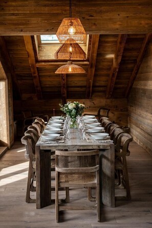 Dining - Wifi, 2nd floor, view mountain, sauna, hammam, terrace, balcony, fireplace or stove, tv, 206m² (Méribel - Les Allues)