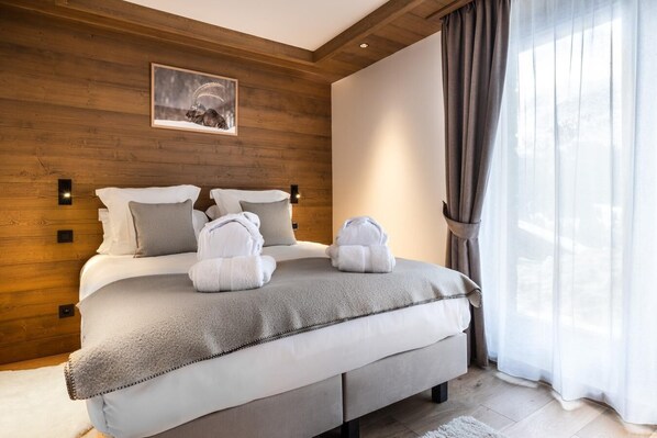 4 bedrooms, WiFi, bed sheets