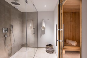 Shower - Wifi, 2nd floor, view mountain, sauna, hammam, balcony, fireplace or stove, tv, 249m², Méribel (Méribel - Les Allues)