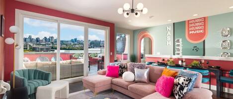 Smart TV, table tennis