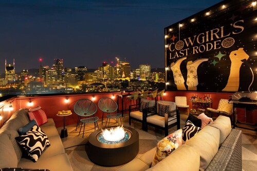 Pink Palace ⁞ DT views ⁞ 5min 2 Broadway