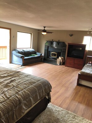 1 quarto, escrivaninha, Wi-Fi de cortesia, roupa de cama