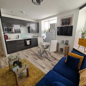 Apartment | Living area | TV