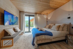 5 chambres, coffre-fort, bureau, fer et planche à repasser